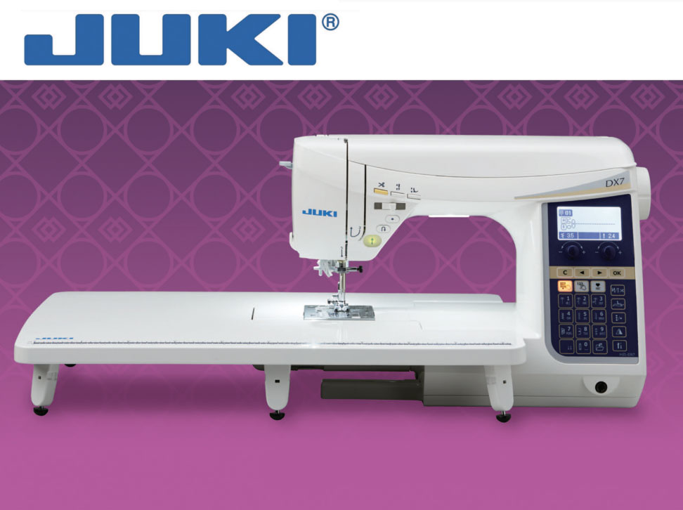 Une machine à coudre dans le catalogue de la marque Juki